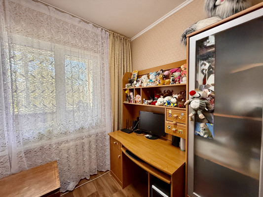 Продам трехкомнатную (3-комн.) квартиру, 60 лет Октября ул, 28/80, Симферополь г