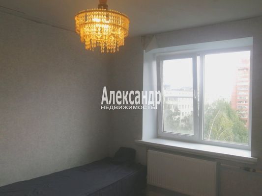 Продам комнату в 8-комн. квартире, Искровский пр-кт, 6к3, Санкт-Петербург г