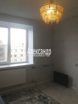 Продам комнату в 8-комн. квартире, Искровский пр-кт, 6к3, Санкт-Петербург г