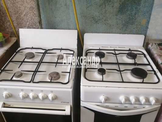 Продам комнату в 8-комн. квартире, Искровский пр-кт, 6к3, Санкт-Петербург г
