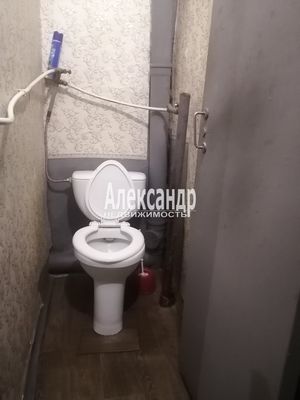 Продам комнату в 8-комн. квартире, Искровский пр-кт, 6к3, Санкт-Петербург г