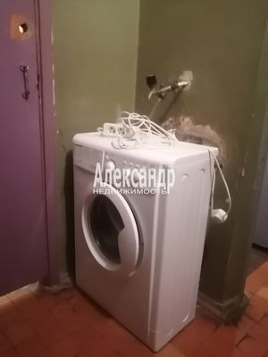 Продам комнату в 8-комн. квартире, Искровский пр-кт, 6к3, Санкт-Петербург г