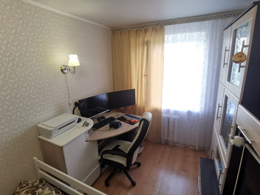 Продам двухкомнатную (2-комн.) квартиру, Полевая ул, 2, Северный рп