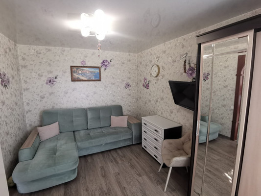 Продам двухкомнатную (2-комн.) квартиру, Полевая ул, 2, Северный рп