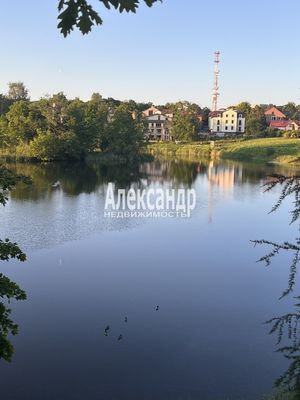 Продам трехкомнатную (3-комн.) квартиру, Чкалова ул, 34А, Гатчина г
