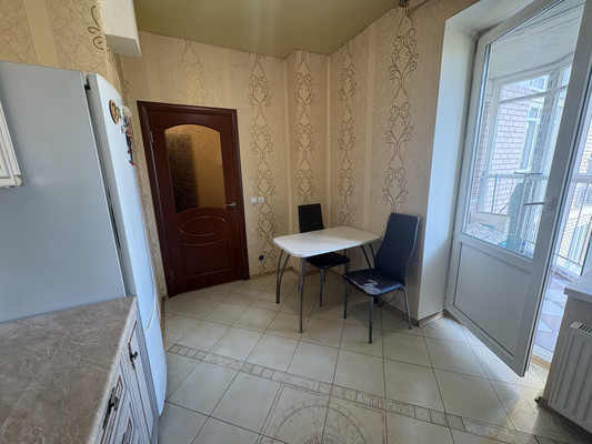 Продам двухкомнатную (2-комн.) квартиру, Сибгата Хакима ул, 43, Казань г