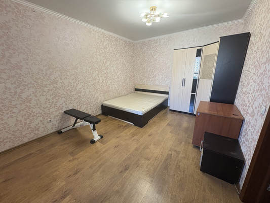 Продам двухкомнатную (2-комн.) квартиру, Сибгата Хакима ул, 43, Казань г