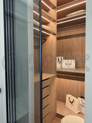 Продам трехкомнатную (3-комн.) квартиру, Шелепихинская наб, 42к1, Москва г
