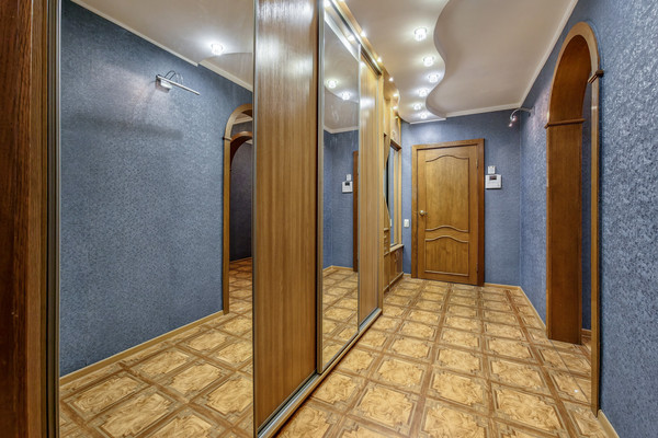 Продам многокомнатную квартиру, Сулимова ул, 75а, Челябинск г