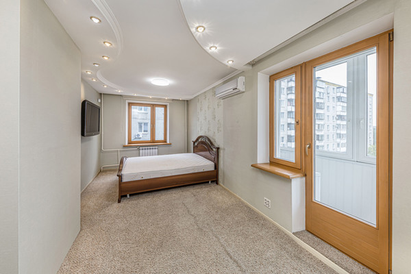 Продам многокомнатную квартиру, Сулимова ул, 75а, Челябинск г