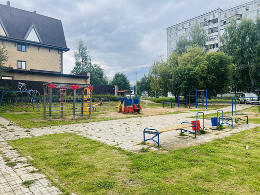 Продам трехкомнатную (3-комн.) квартиру, Тентюковская ул, 110, Сыктывкар г