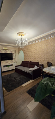 Продам трехкомнатную (3-комн.) квартиру, Коминтерна ул, 15, Мурманск г