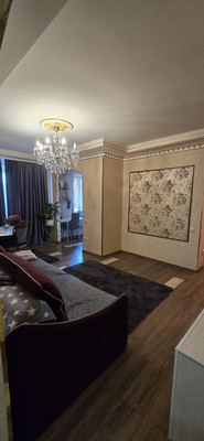 Продам трехкомнатную (3-комн.) квартиру, Коминтерна ул, 15, Мурманск г