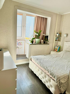 Продам однокомнатную (1-комн.) квартиру, Генерала Кузнецова ул, 20, Москва г