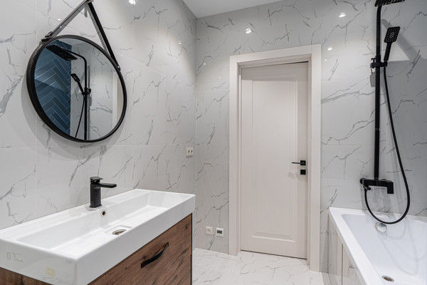 Продам трехкомнатную (3-комн.) квартиру, Николая Ершова ул, 62д, Казань г