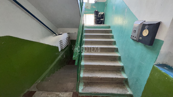 Продам двухкомнатную (2-комн.) квартиру, Центральная ул, 2, Южный п