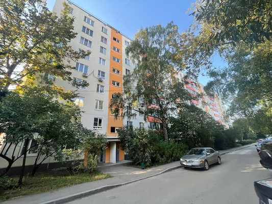 Продам трехкомнатную (3-комн.) квартиру, Красный Казанец ул, 3к5, Москва г