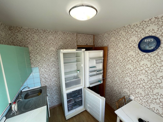 Продам трехкомнатную (3-комн.) квартиру, Красный Казанец ул, 3к5, Москва г