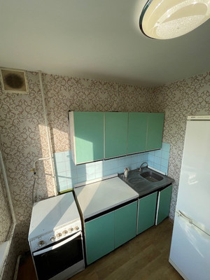 Продам трехкомнатную (3-комн.) квартиру, Красный Казанец ул, 3к5, Москва г