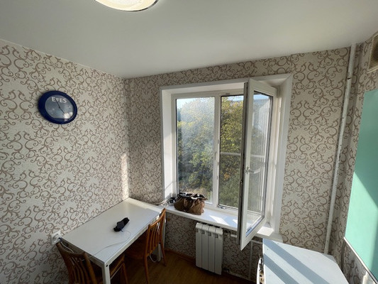 Продам трехкомнатную (3-комн.) квартиру, Красный Казанец ул, 3к5, Москва г