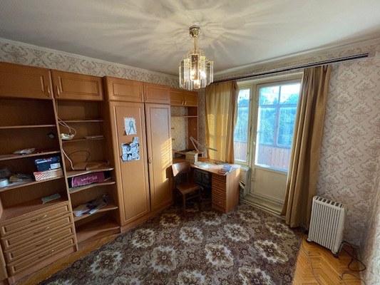 Продам трехкомнатную (3-комн.) квартиру, Красный Казанец ул, 3к5, Москва г