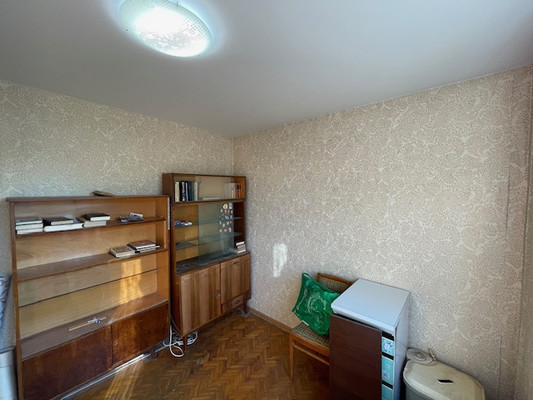 Продам трехкомнатную (3-комн.) квартиру, Красный Казанец ул, 3к5, Москва г