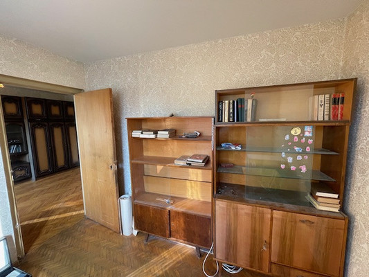 Продам трехкомнатную (3-комн.) квартиру, Красный Казанец ул, 3к5, Москва г