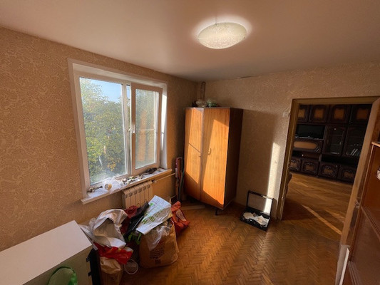 Продам трехкомнатную (3-комн.) квартиру, Красный Казанец ул, 3к5, Москва г
