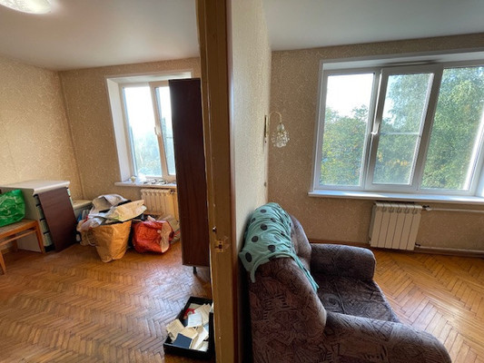 Продам трехкомнатную (3-комн.) квартиру, Красный Казанец ул, 3к5, Москва г