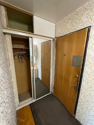 Продам трехкомнатную (3-комн.) квартиру, Красный Казанец ул, 3к5, Москва г