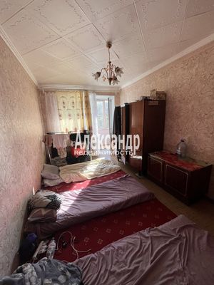 Продам двухкомнатную (2-комн.) квартиру, Рощинская ул, 2, Гатчина г