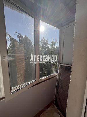 Продам двухкомнатную (2-комн.) квартиру, Рощинская ул, 2, Гатчина г