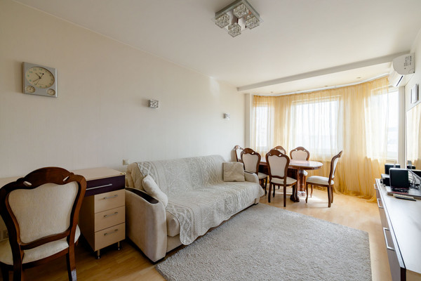 Продам трехкомнатную (3-комн.) квартиру, Дмитровка Б. ул, 1к1, Москва г