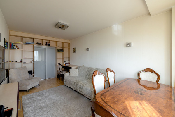 Продам трехкомнатную (3-комн.) квартиру, Дмитровка Б. ул, 1к1, Москва г