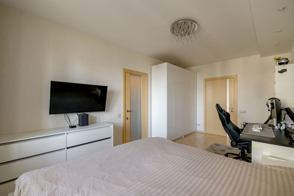 Продам трехкомнатную (3-комн.) квартиру, Дмитровка Б. ул, 1к1, Москва г