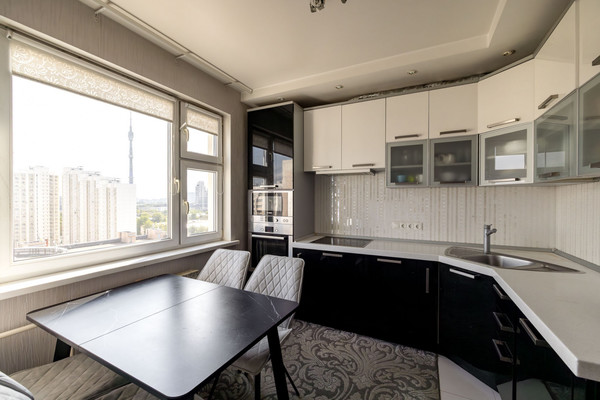 Продам трехкомнатную (3-комн.) квартиру, Дмитровка Б. ул, 1к1, Москва г