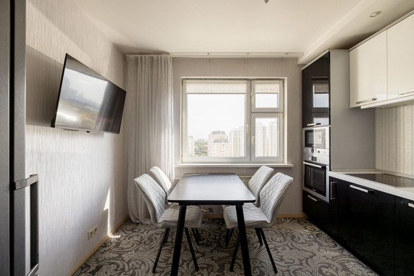Продам трехкомнатную (3-комн.) квартиру, Дмитровка Б. ул, 1к1, Москва г