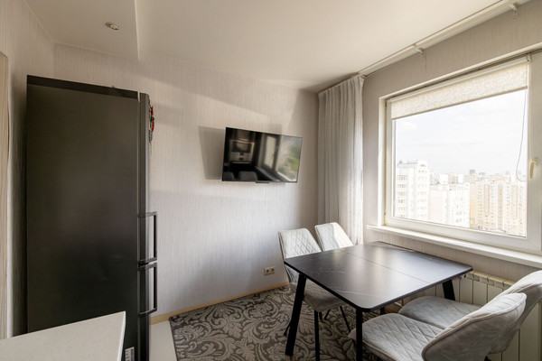 Продам трехкомнатную (3-комн.) квартиру, Дмитровка Б. ул, 1к1, Москва г