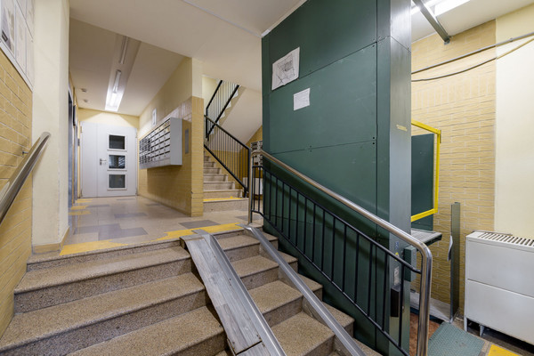 Продам трехкомнатную (3-комн.) квартиру, Дмитровка Б. ул, 1к1, Москва г