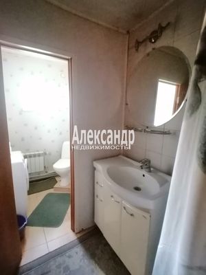 Продам часть дома в поселке город, Торговый пр-кт, 54, Всеволожск г, 10 км от города