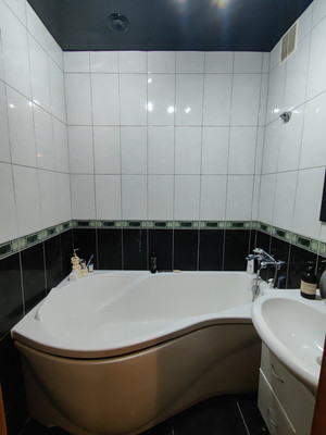 Продам трехкомнатную (3-комн.) квартиру, Гоголя ул, 49, Белореченск г