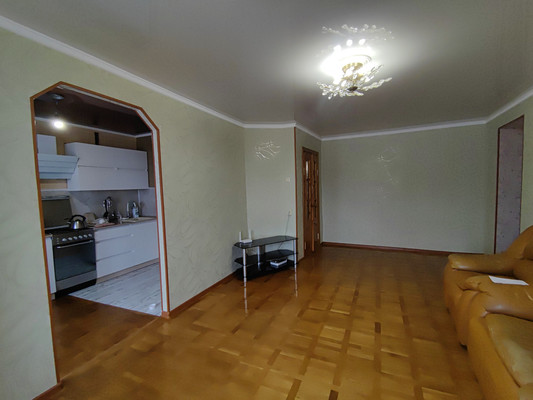 Продам трехкомнатную (3-комн.) квартиру, Гоголя ул, 49, Белореченск г