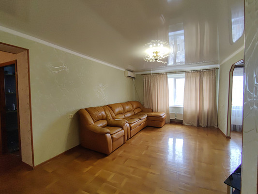 Продам трехкомнатную (3-комн.) квартиру, Гоголя ул, 49, Белореченск г