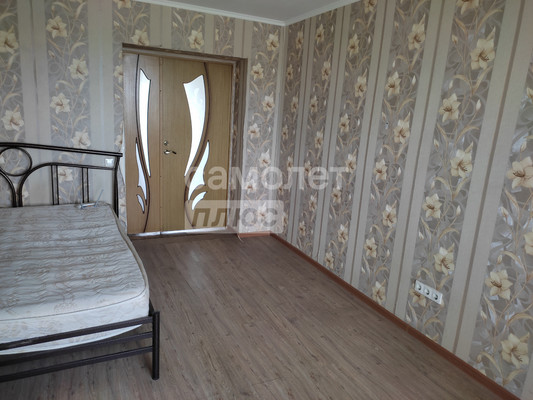 Продам трехкомнатную (3-комн.) квартиру, Стаханова ул, 197, Славянск-на-Кубани г