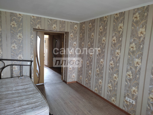 Продам трехкомнатную (3-комн.) квартиру, Стаханова ул, 197, Славянск-на-Кубани г