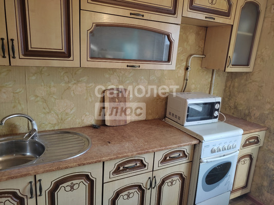 Продам трехкомнатную (3-комн.) квартиру, Стаханова ул, 197, Славянск-на-Кубани г