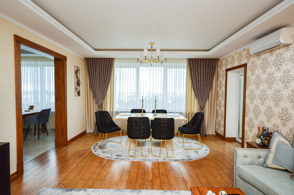 Продам многокомнатную квартиру, Маршала Жукова пр-кт, 54Ак1, Санкт-Петербург г
