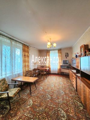 Продам трехкомнатную (3-комн.) квартиру, Советская ул, 12, Кириши г