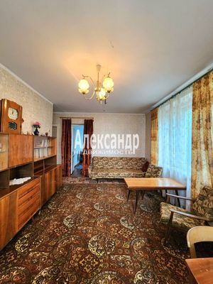 Продам трехкомнатную (3-комн.) квартиру, Советская ул, 12, Кириши г
