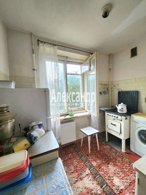 Продам трехкомнатную (3-комн.) квартиру, Советская ул, 12, Кириши г